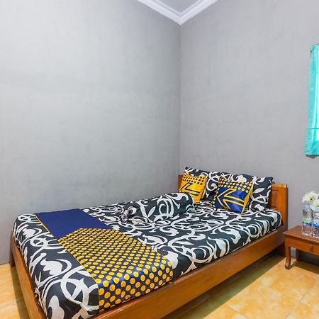 Spot On 1746 Putri Kuning Residence Banyuwangi  Exterior photo