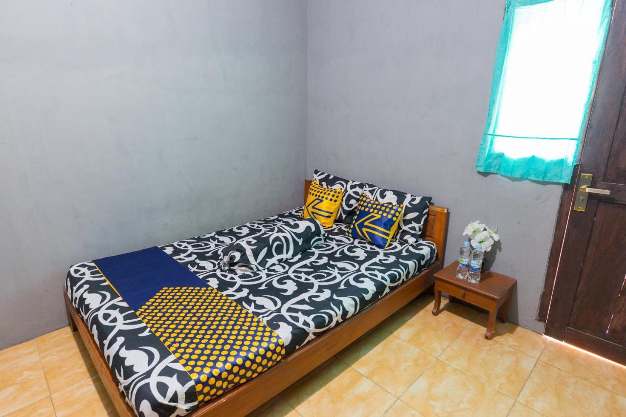 Spot On 1746 Putri Kuning Residence Banyuwangi  Exterior photo